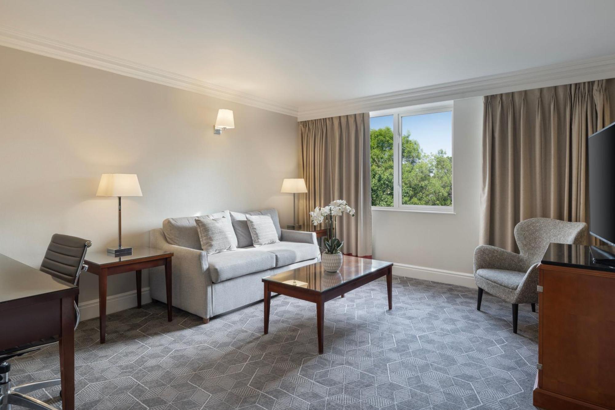 Delta Hotels By Marriott Huntingdon Exterior photo