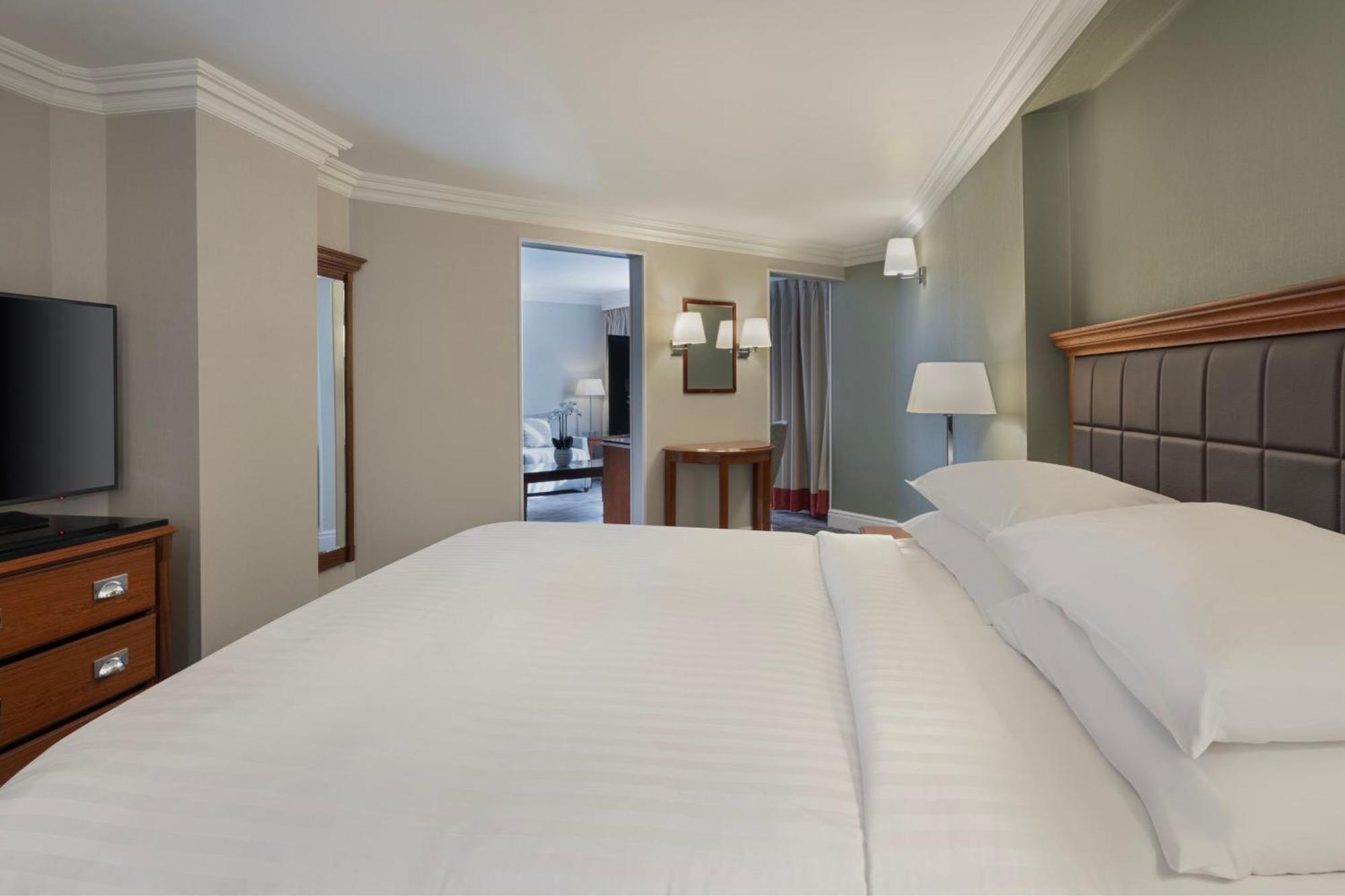 Delta Hotels By Marriott Huntingdon Exterior photo