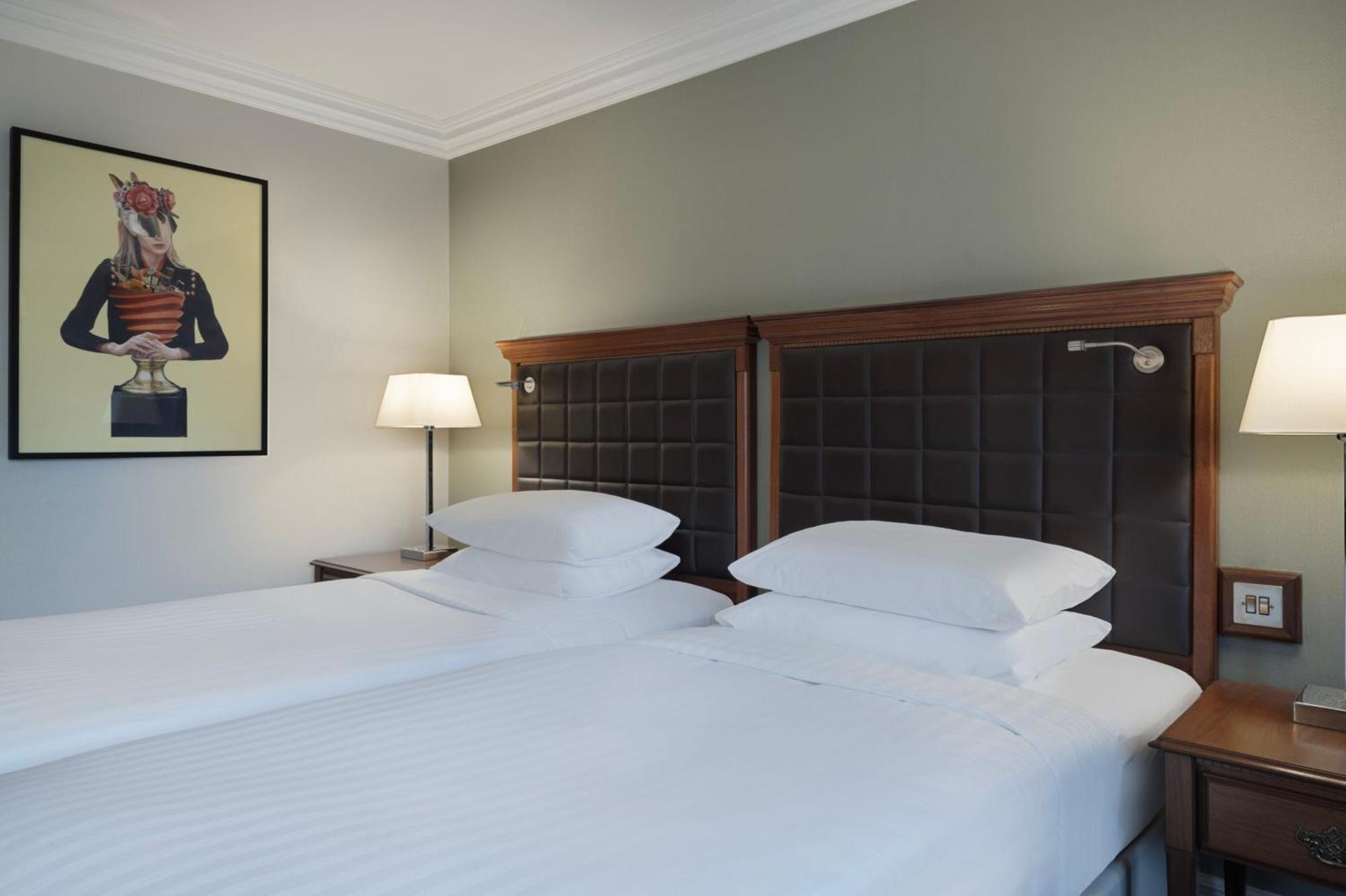 Delta Hotels By Marriott Huntingdon Exterior photo