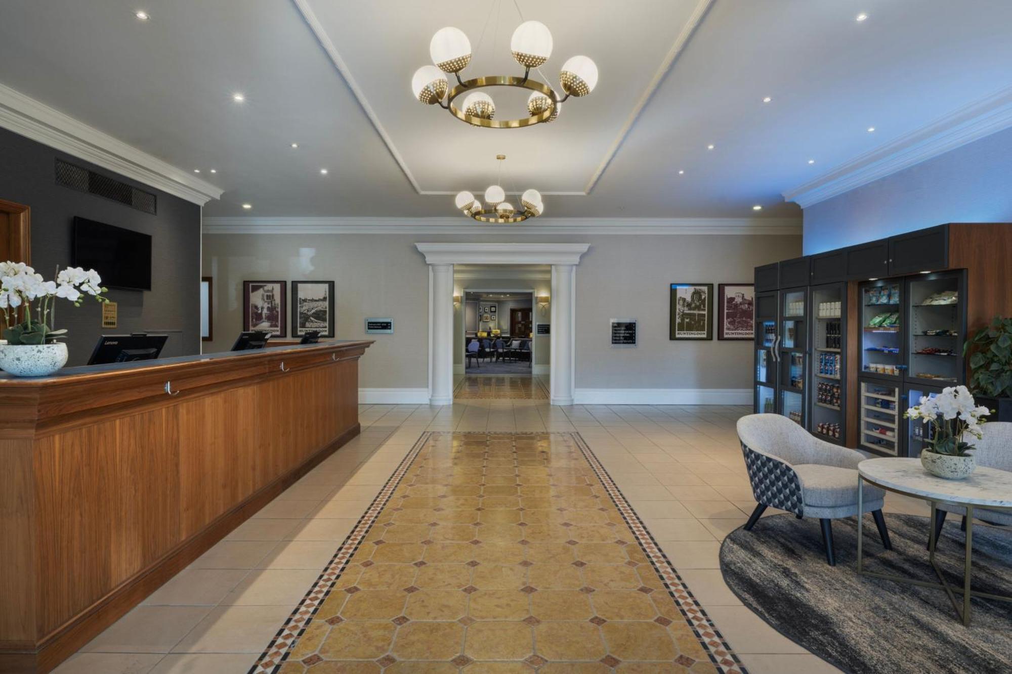 Delta Hotels By Marriott Huntingdon Exterior photo