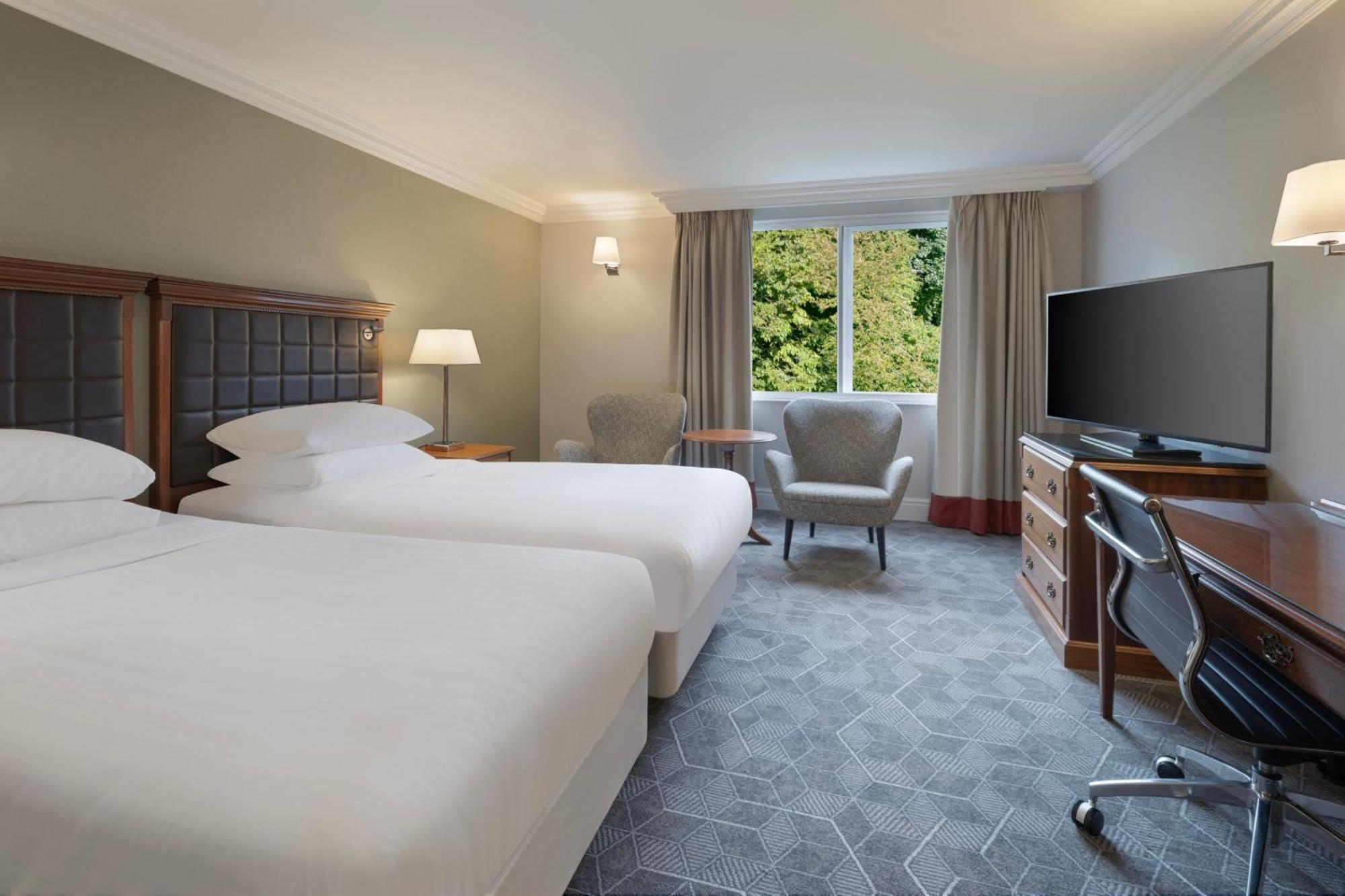 Delta Hotels By Marriott Huntingdon Exterior photo